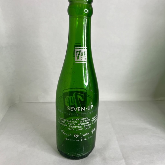 Vintage 1959 7UP Green Glass 12 oz Soda Bottle You Like It It Likes You Buff - Picture 3 of 8